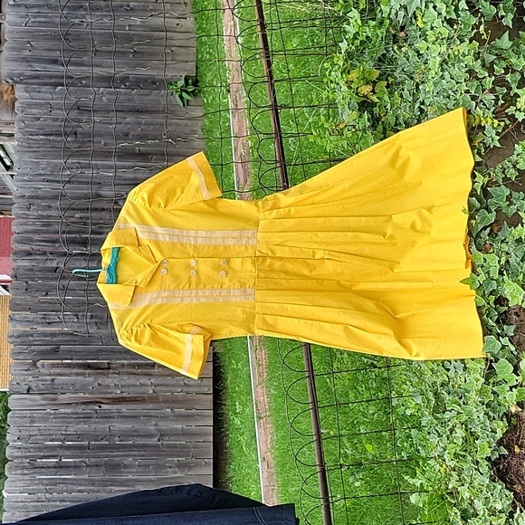 Vintage Yellow Pleat Dress - Picture 16 of 16